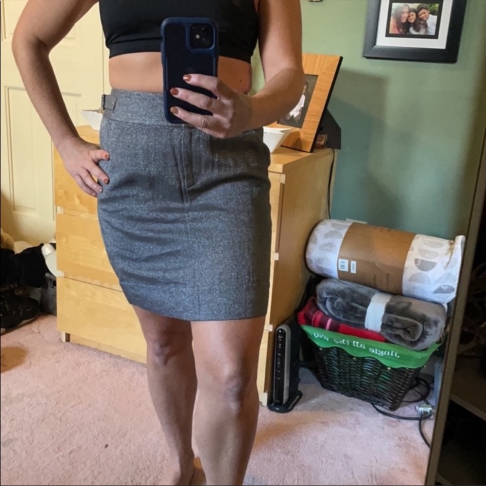 💕NWOT ANN TAYLOR LOFT SIZE 0 SILVER SHIMMER SKIRT